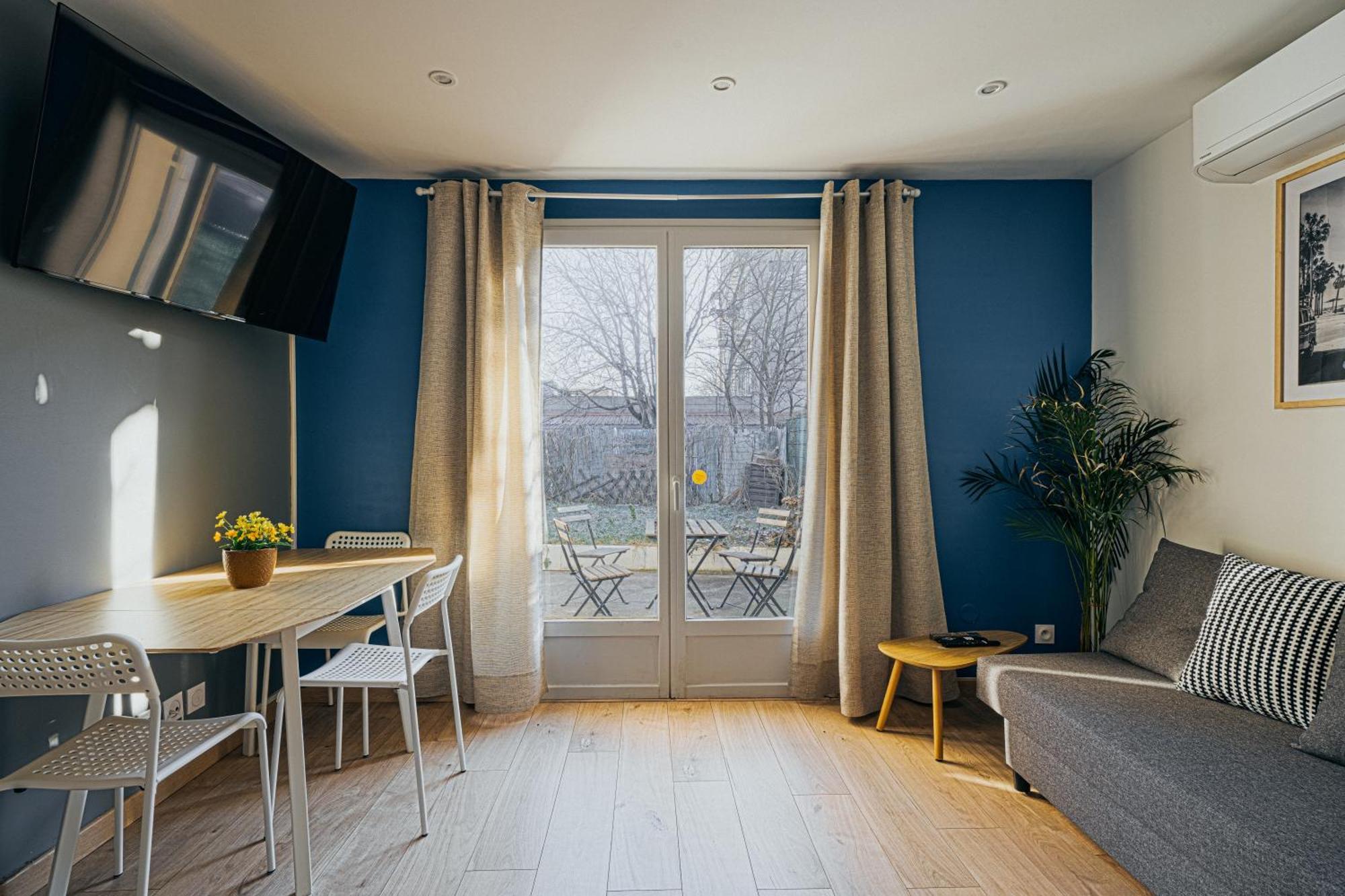 Charmante Maison Avec Jardin Sans Vis-A-Vis Saint-Fons Exterior photo